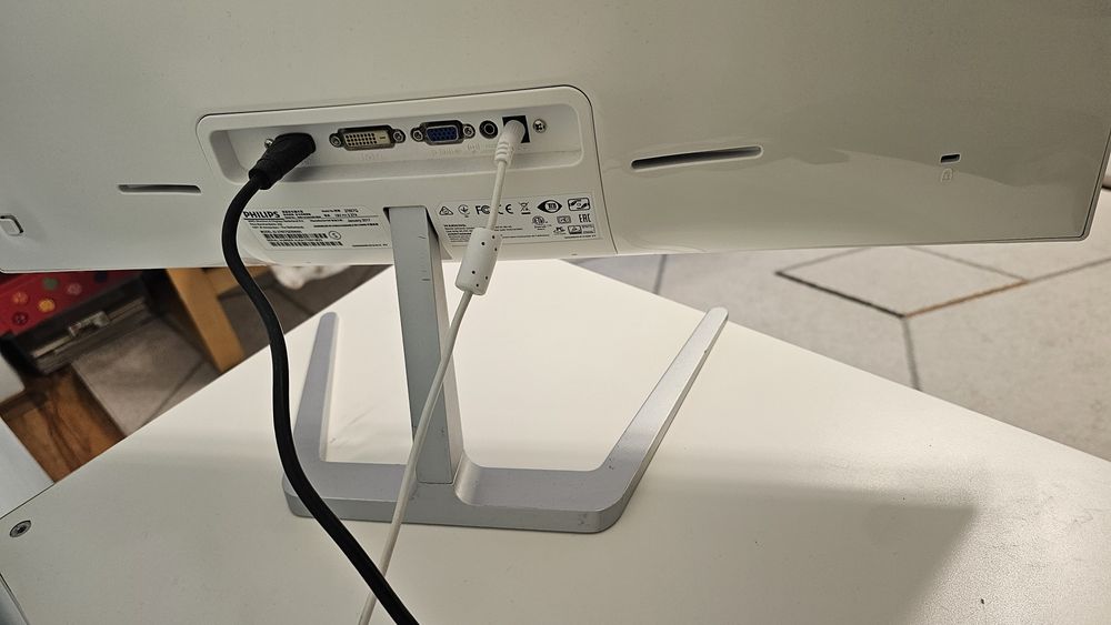 Philips 27” IPS монитор / TV с Android box – Full HD, бял