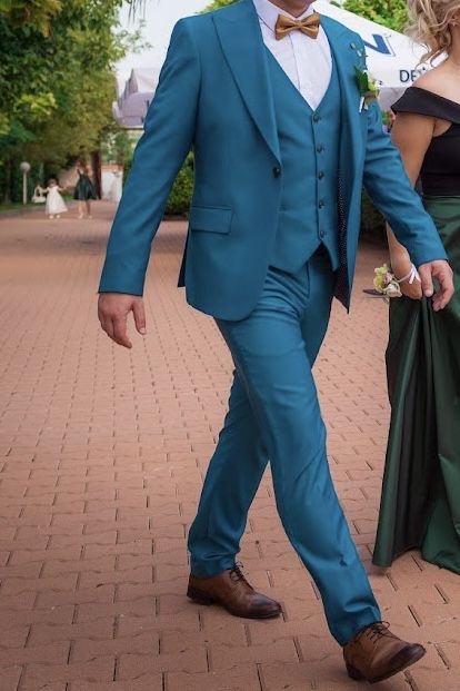 Стилен мъжки костюм