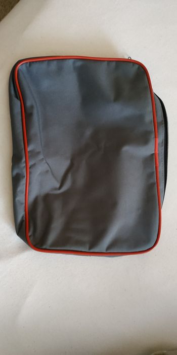 Калъф с цип и лепящи лепенки за закрепяне