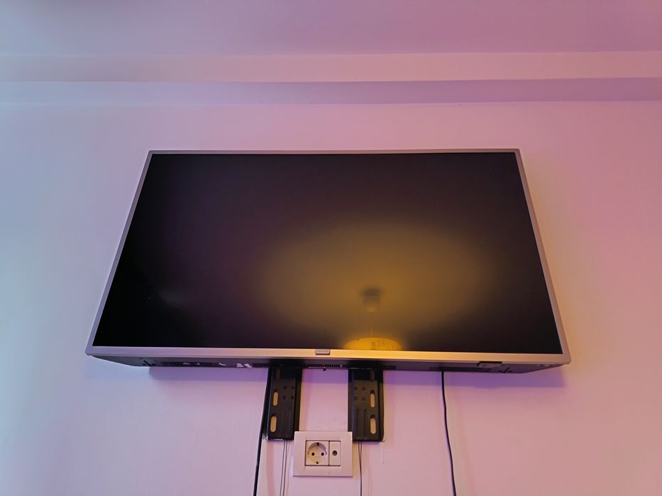 Vând televizor 1000ron sau schimb cu iPhone 13-14-15