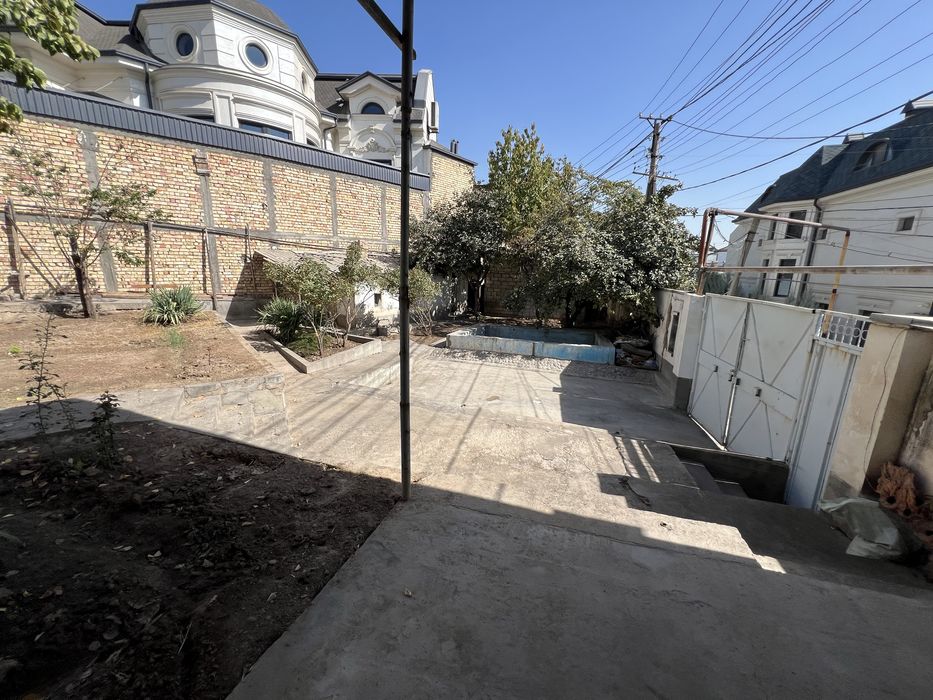 Участок 5.2 соток центр луначарского цена 260000 у.е