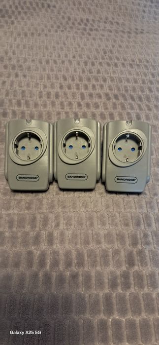 Priza protectie Bandridge 3 buc noi