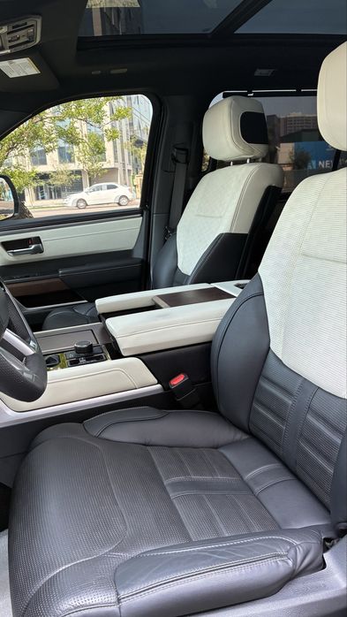 Toyota Sequoia Capstone