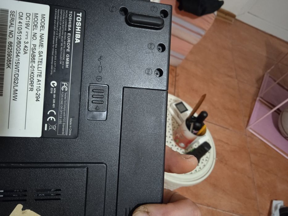Лаптоп Тошиба  2гб рам