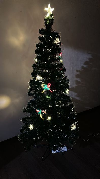 Продам ёлку. НОВАЯ