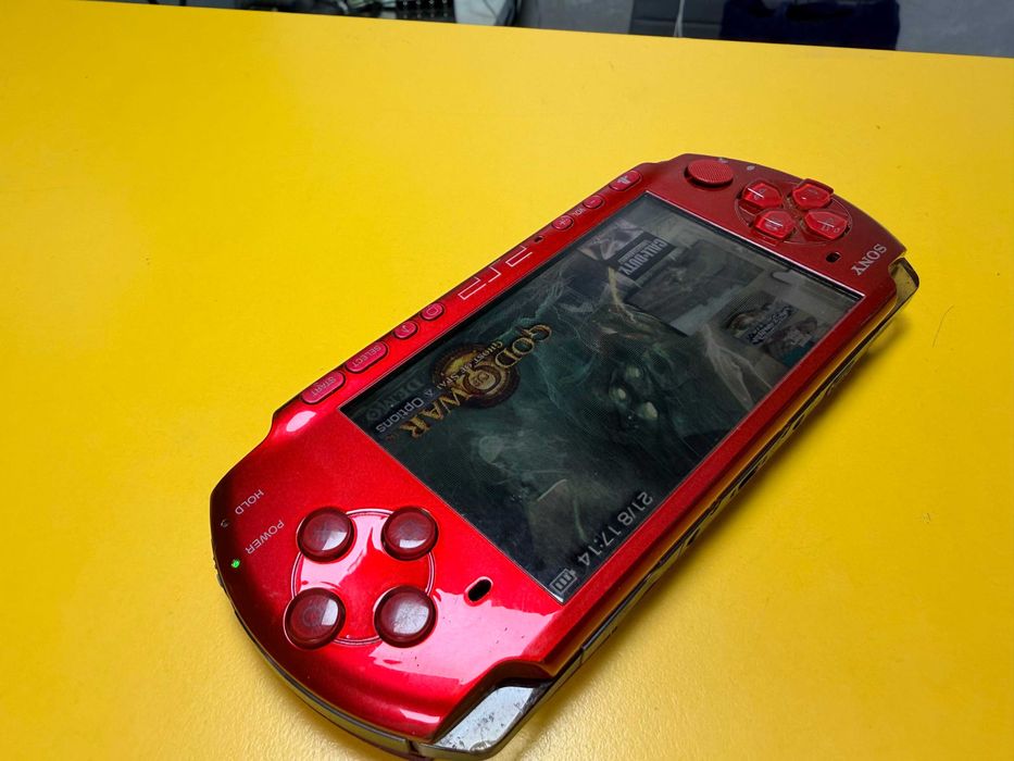 Sony PSP 3000 Playstation Portable - 16G с качени  игри