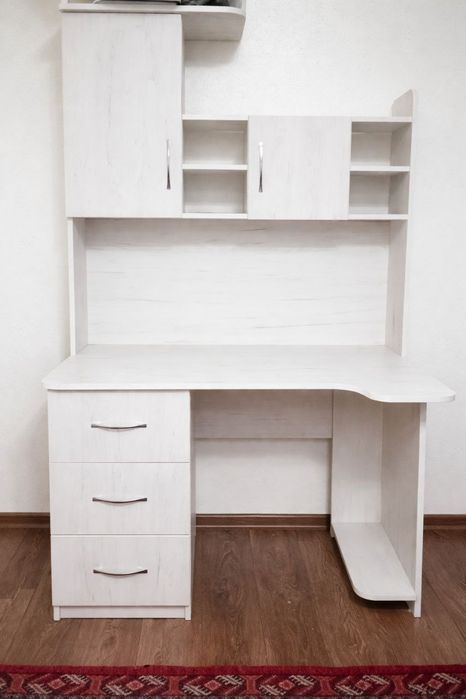 Компьютер ва дарс тайёрлаш учун стол холати янги кирилган жойлари йук