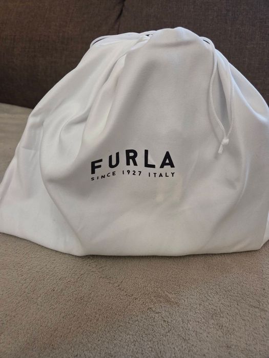 Geanta Furla, noua, medie