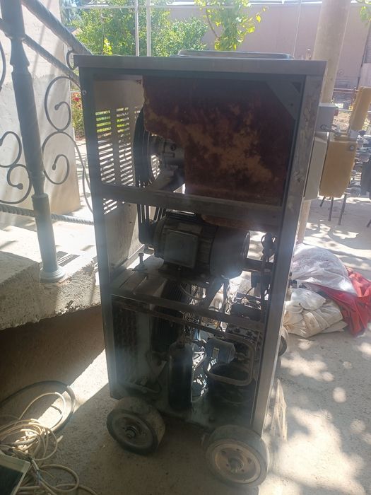 Muzqaymoq aparat Model: BL-240