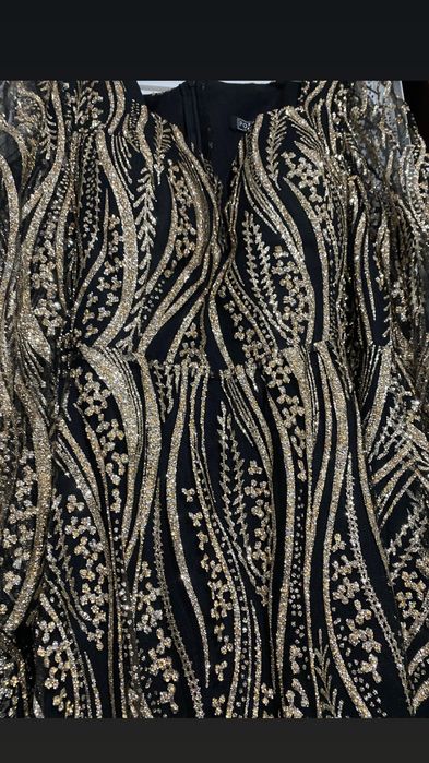 Rochie de vanzare marimea 48  purtata o singura  data  500 de lei