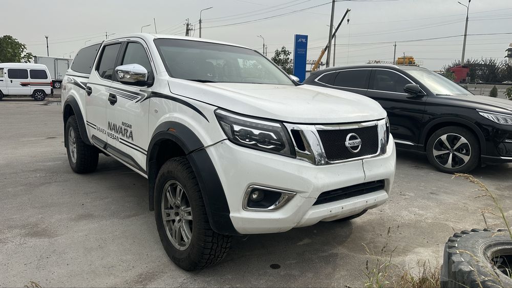 Nissan Navara LE 2017 год