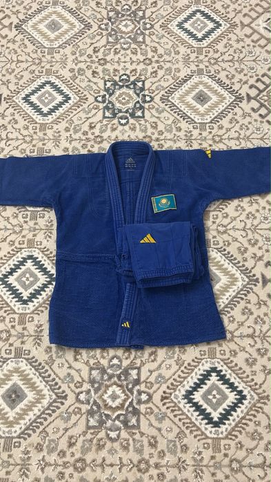 Продам кимоно adidas