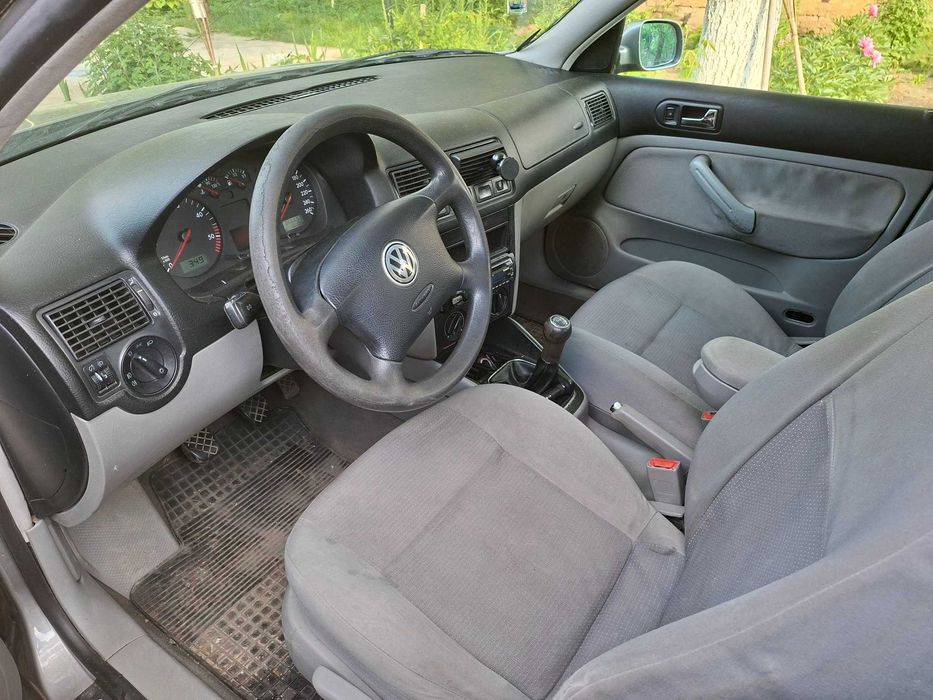 VOLKSWAGEN Golf 2002 — imagine 4