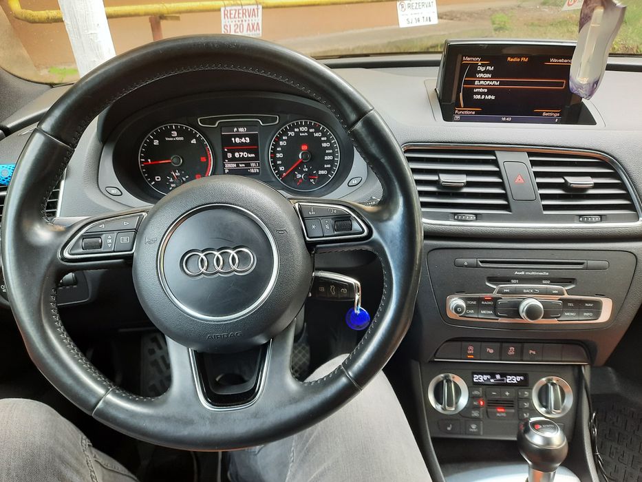 Vând Audi Q3 4x4 2.0 TDI