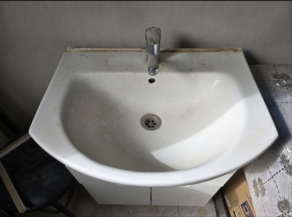 Продам раковину с тумбой и унитаз б/у