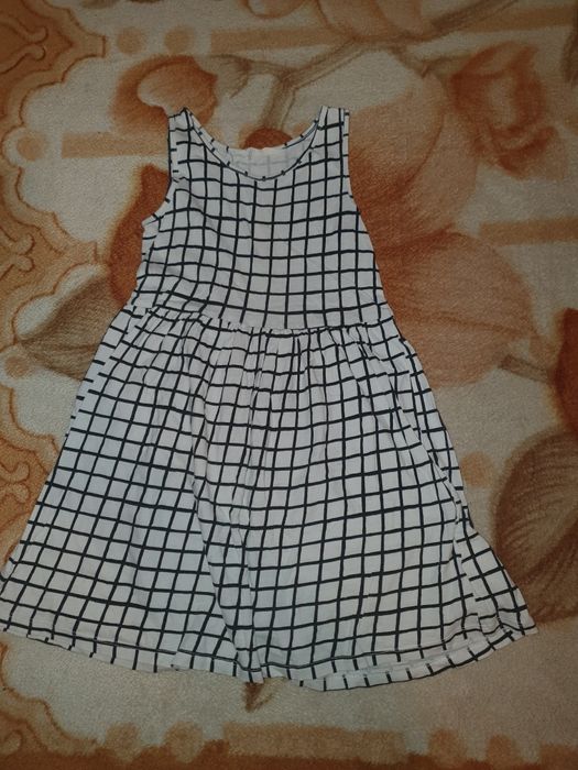 Ocazie Lot 4 rochite fetita superbe 5-6 ani ca noi