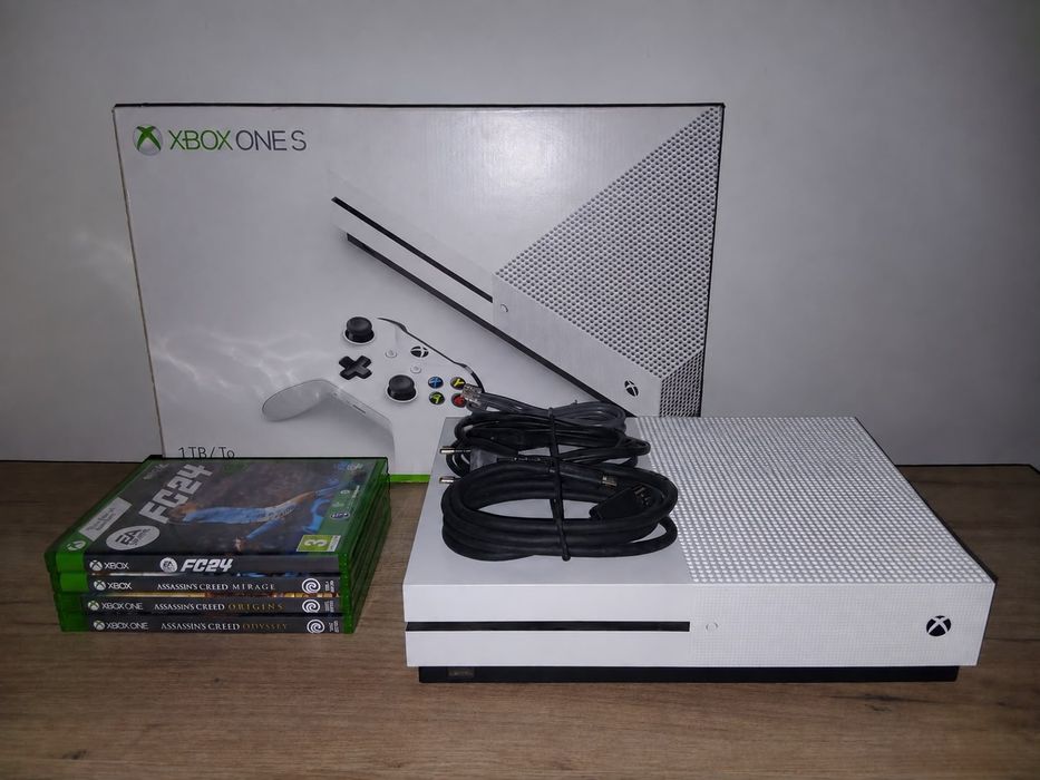 Vând Consolă Xbox One S 1 TB