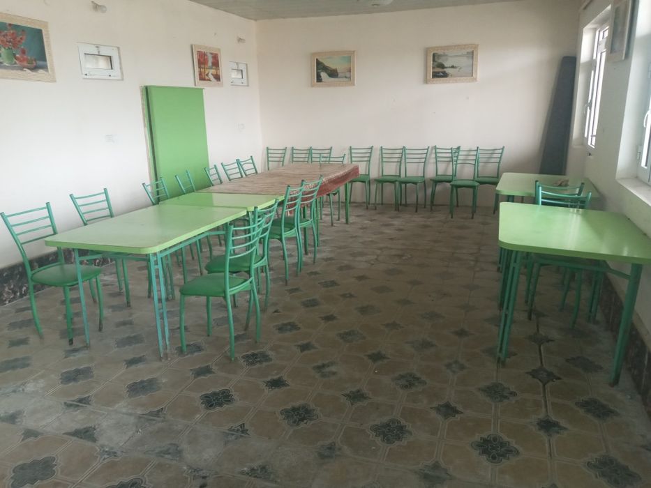 Стол стул,печь,посуда,бочка,хон тахта,умывалка