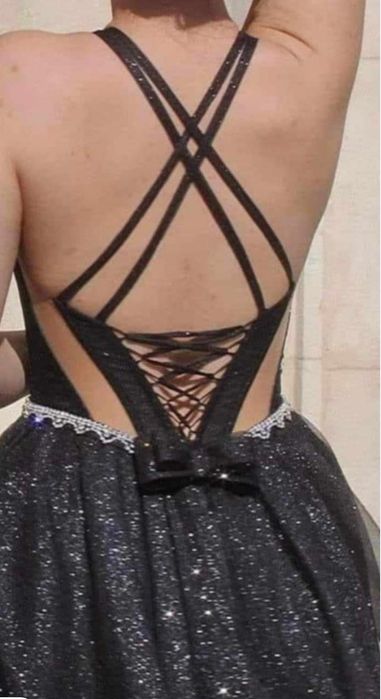 Черна бална рокля
