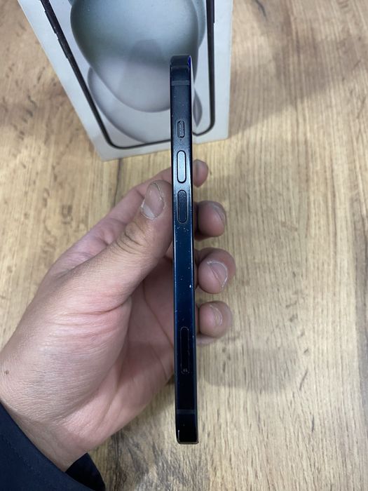 Продаю iphone 15 128gb