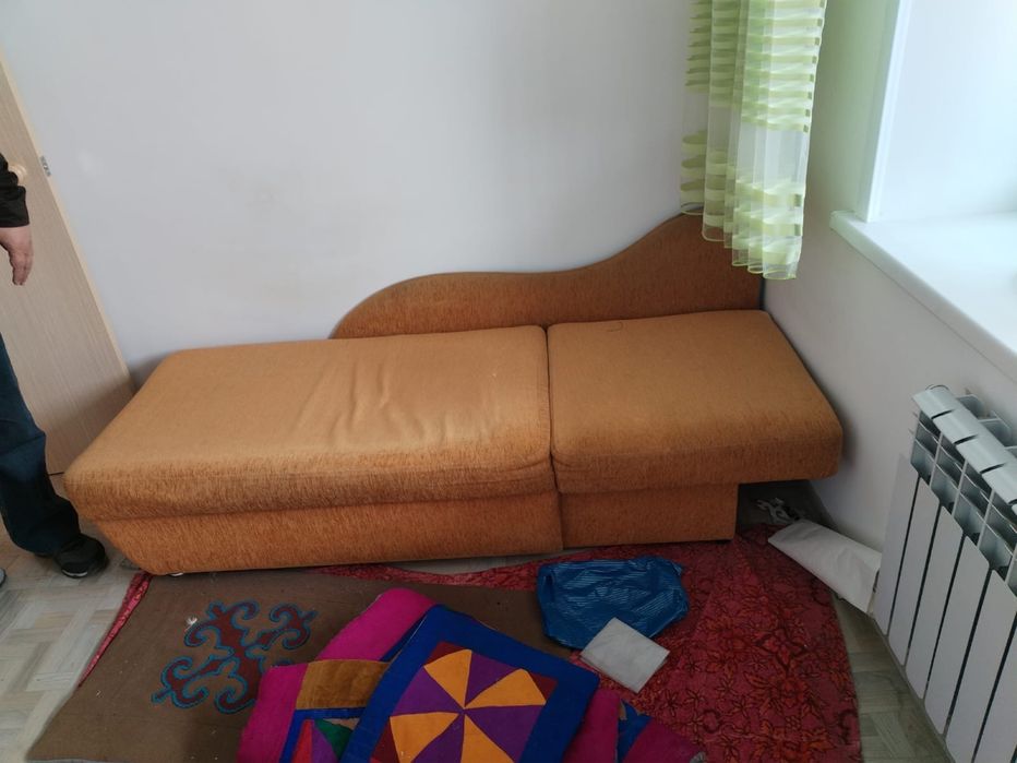 Продам диван ……..