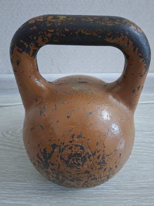 Продам гирю 16 кг