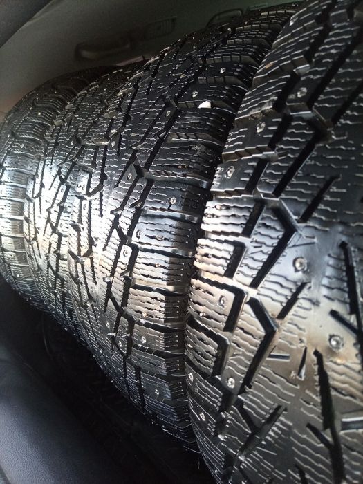 Шины ,колеса 17 шипы 265 65