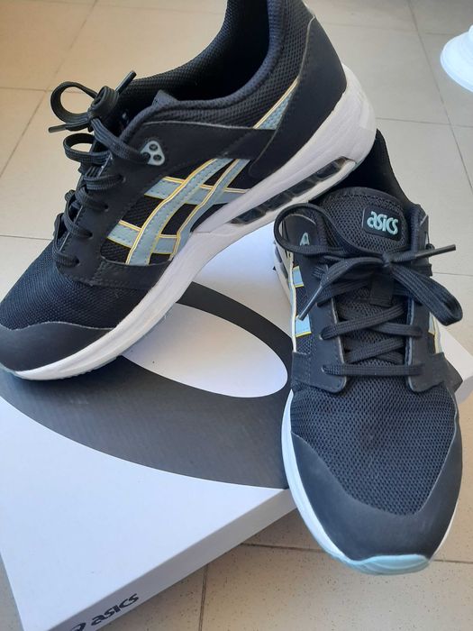 Дамски маратонки ASICS