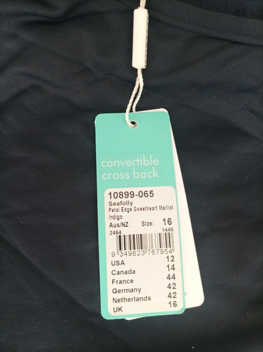 Guillermina Baeza цял бански