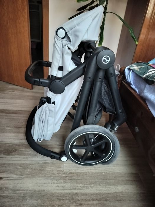 Бебешка количка Cybex EOS basic