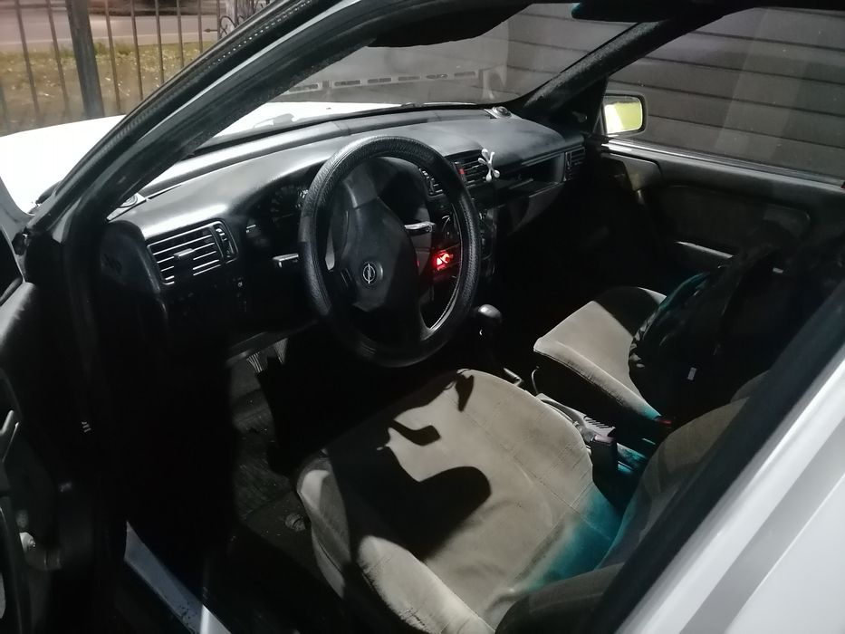 Опель вектра а 1.6 моно продам