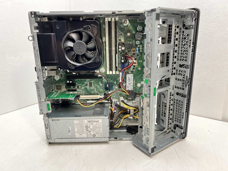 HP EliteDesk 800 G5 i3-9300 8GB 260GB M.2 Nvme SFF/->Отлично състояние