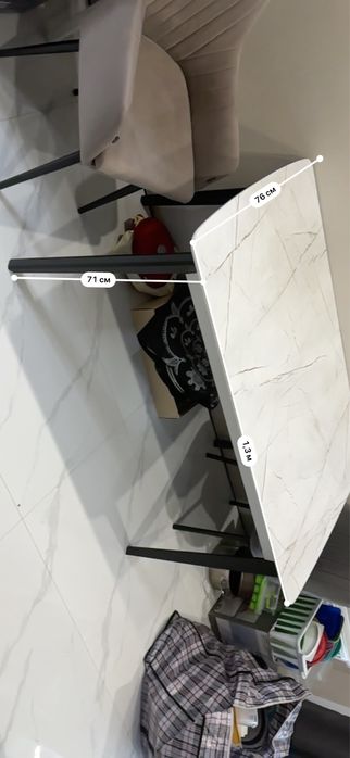 Стол для кухни. Белый