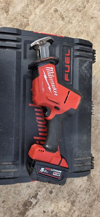 Fierastrau sabie milwaukee fhz cu acumulator 5 ah