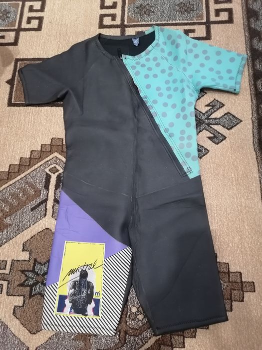 Costum de neopren (mărimea 42)