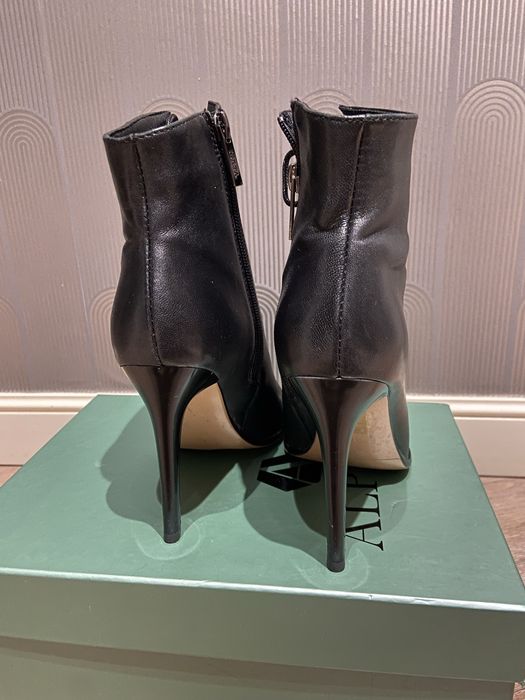 Продам осенние ботильоны