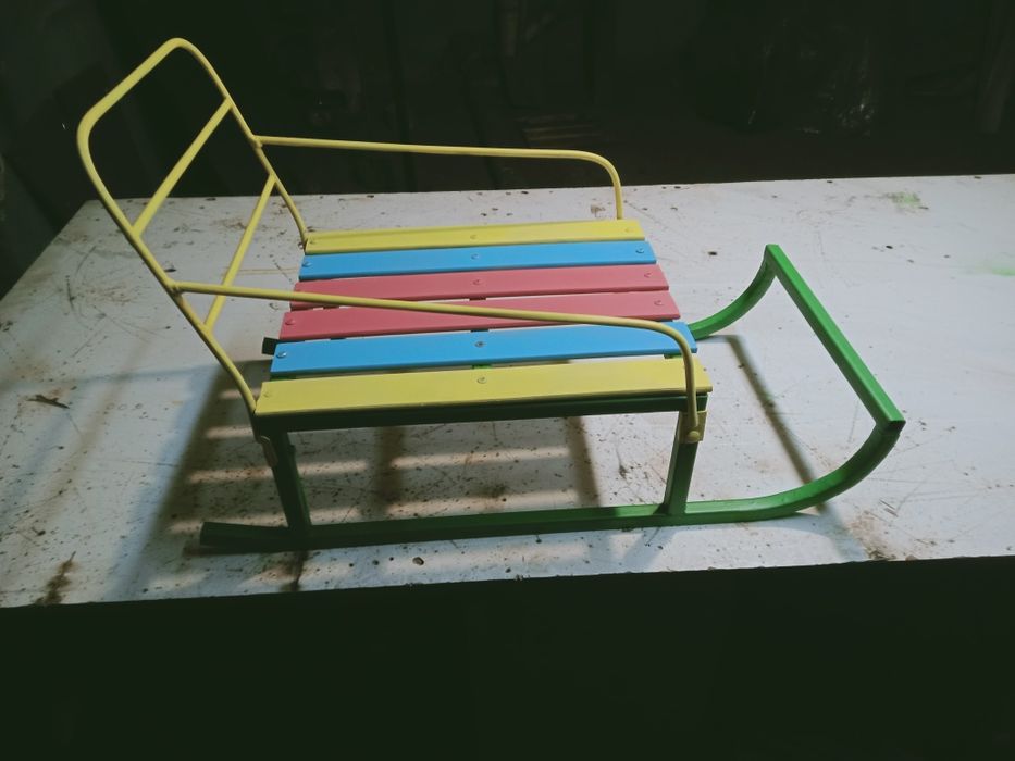 Детские новые санки.