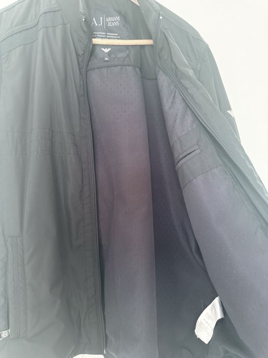 Продам куртку Armani Exchange