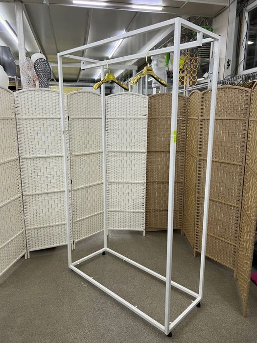 Стеллаж для одежды