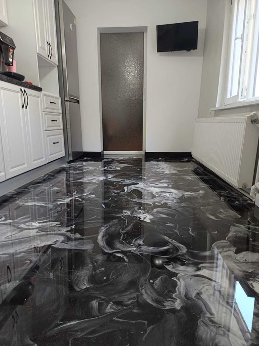 Rasina epoxidica autonivelanta EP11