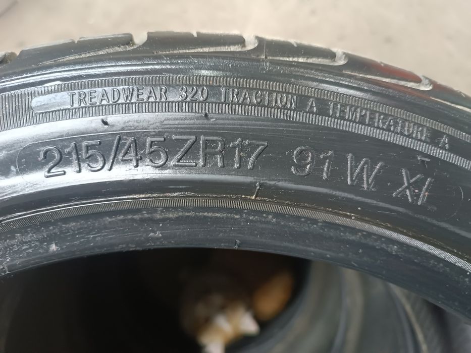 Продам покрышки 215/45r17