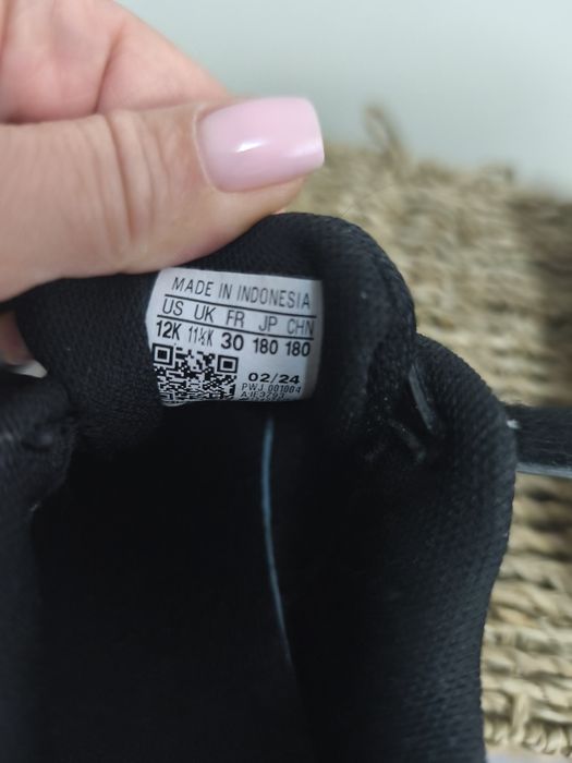 маратонки ADIDAS