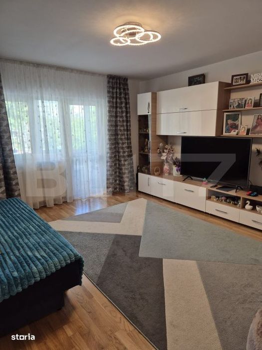 Apartament 4 camere, 80 mp, 2 balcoane, renovat, zona Manastur
