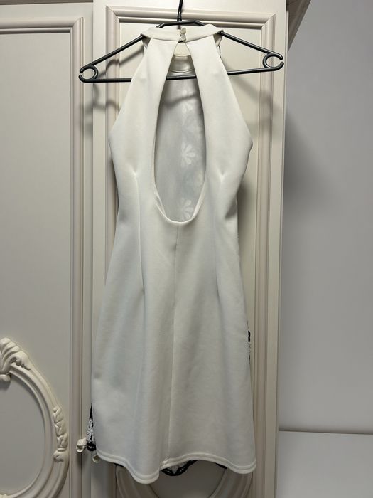 Rochie eleganta cu spatele gol