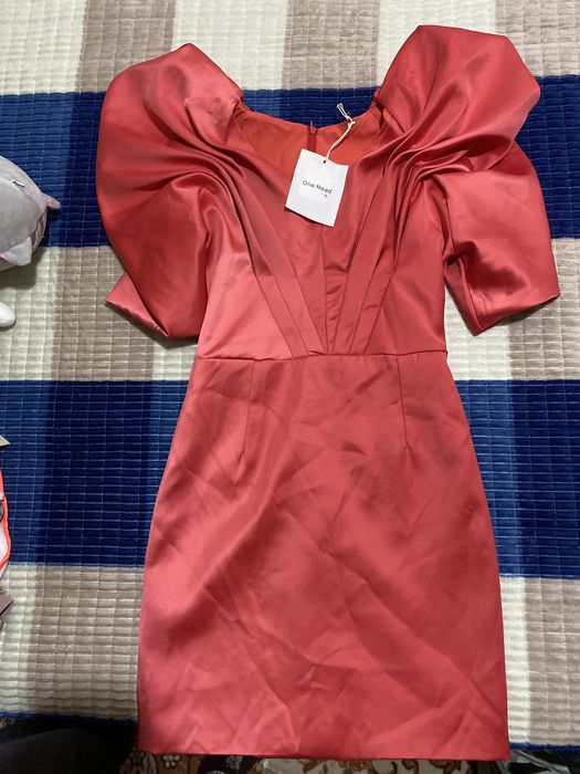 Продам платья , два из них новые с этикеткой