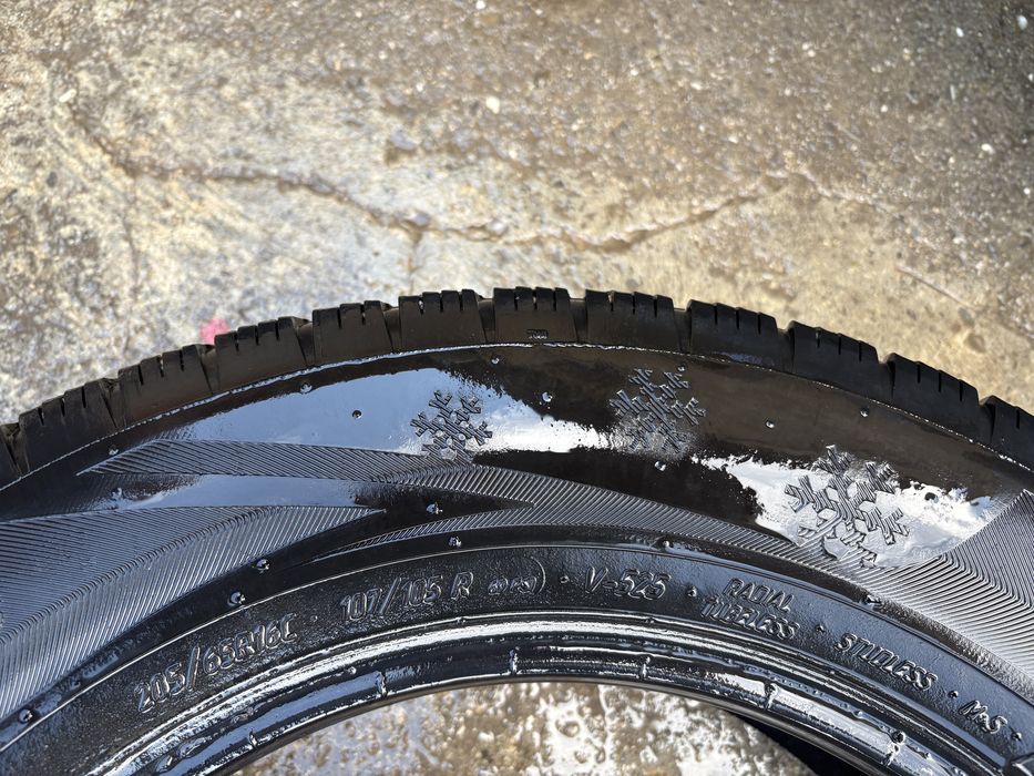 Vand 4 cauciucuri de vara si 4 All Season 205,65 R16C