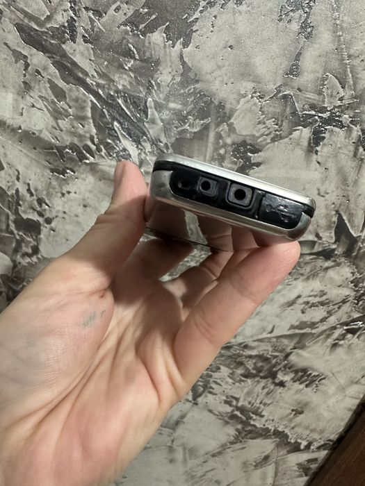 Продам Nokia 6300.