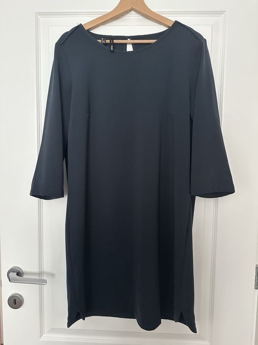 Рокля на Mango с три четвърти ръкави