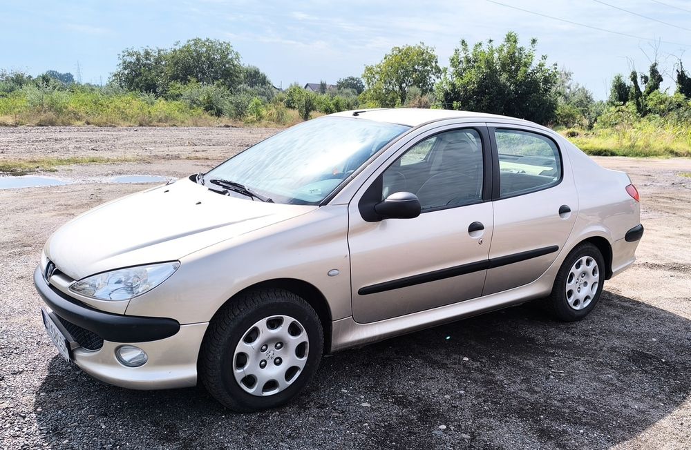 Peugeot 206 Sedan