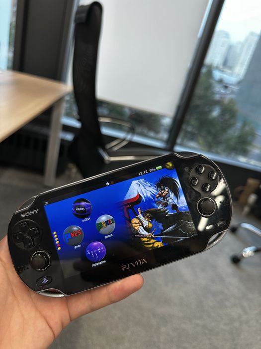 PS VITA в хорошем состоянии много игр